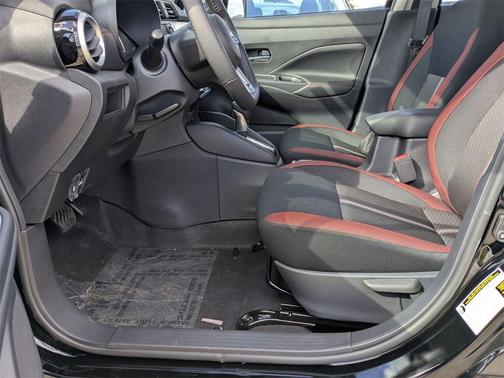 2025 Nissan Versa 1.6 SR