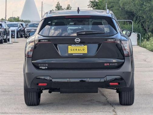 2025 Nissan Kicks SR