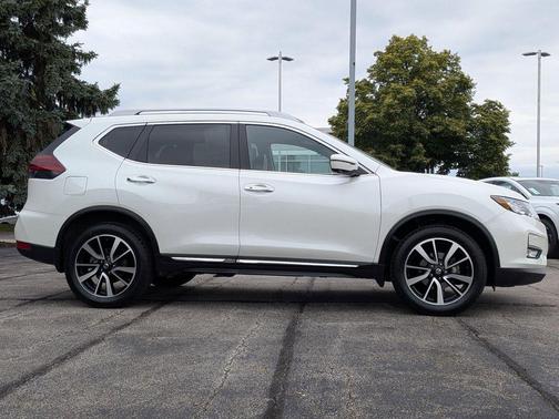 White 2019 Nissan Rogue SL