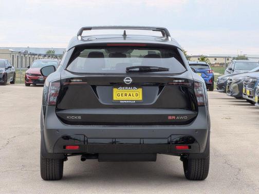 2026 Nissan Kicks SR