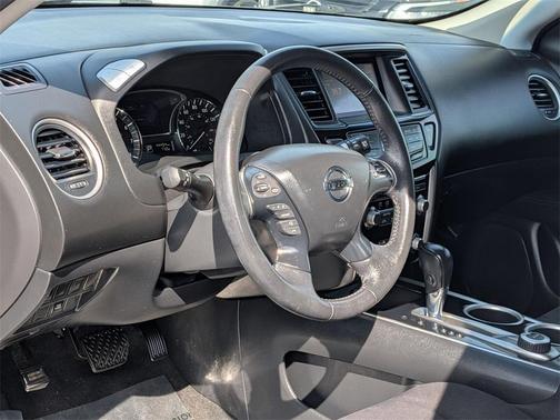 2013 Nissan Pathfinder SV