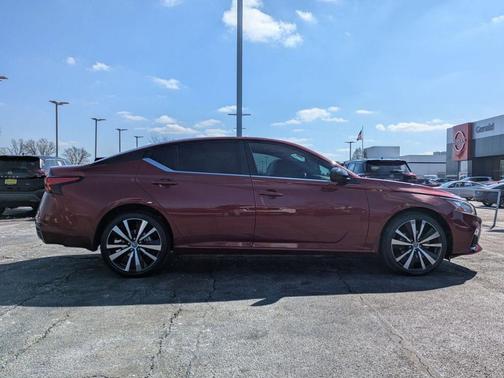 2022 Nissan Altima 2.5 SR