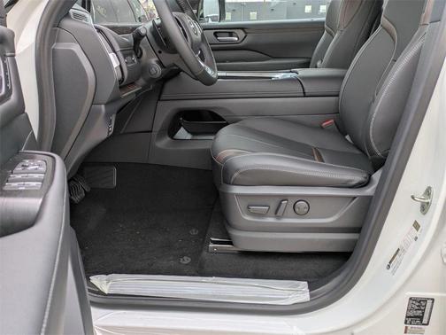 2025 Nissan Armada SL