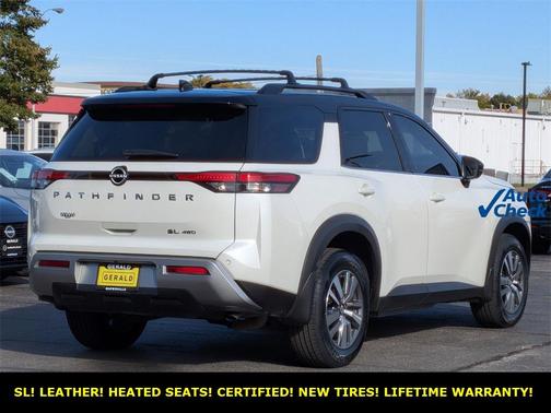2023 Nissan Pathfinder SL