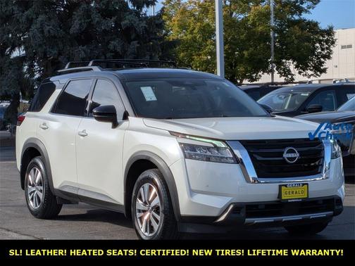 2023 Nissan Pathfinder SL