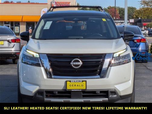 2023 Nissan Pathfinder SL