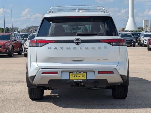 2025 Nissan Pathfinder SL