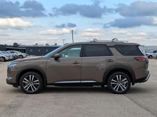 2025 Nissan Pathfinder Platinum