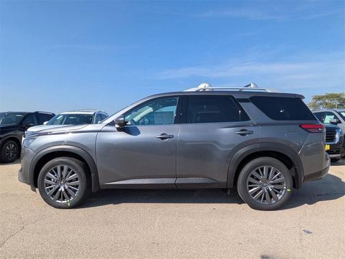 2025 Nissan Pathfinder SL