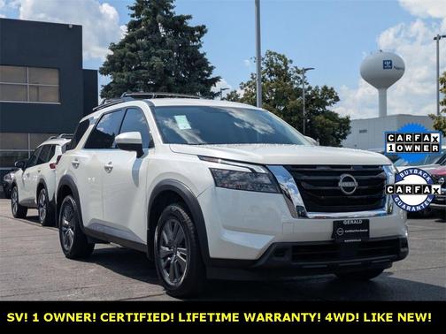 2023 Nissan Pathfinder SV
