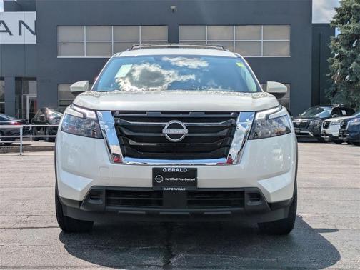 2023 Nissan Pathfinder SV
