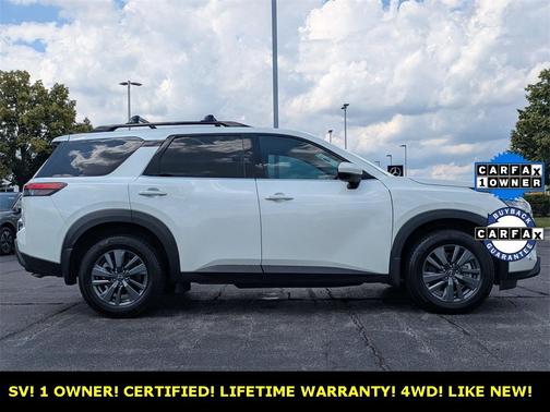 2023 Nissan Pathfinder SV
