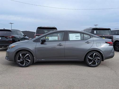 2025 Nissan Versa 1.6 SR