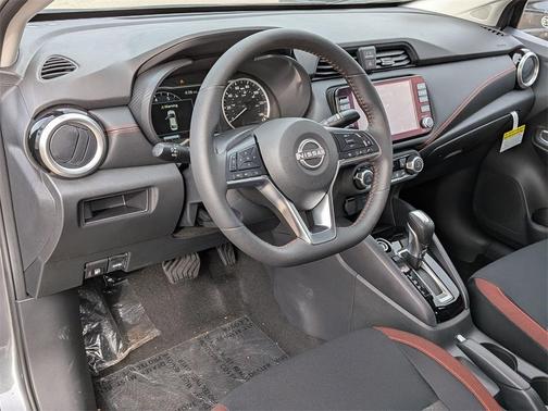 2025 Nissan Versa 1.6 SR