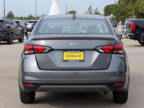 2025 Nissan Versa 1.6 SR