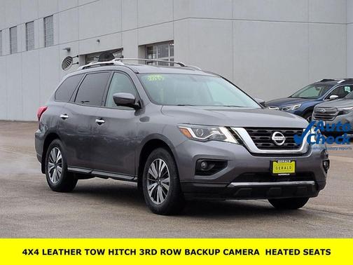 2017 Nissan Pathfinder SL