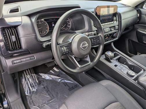 2024 Nissan Pathfinder S