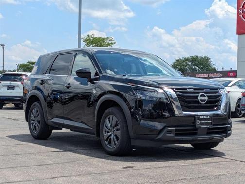 2024 Nissan Pathfinder S