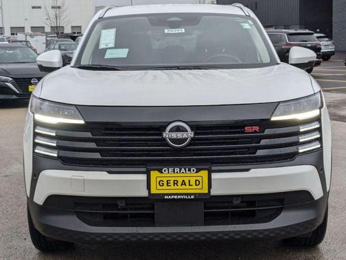 Aspen White Tri 2025 Nissan Kicks SR