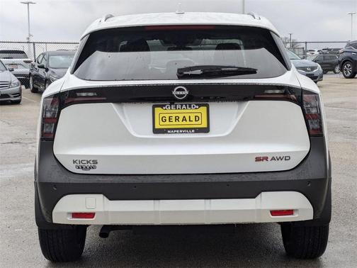 2025 Nissan Kicks SR