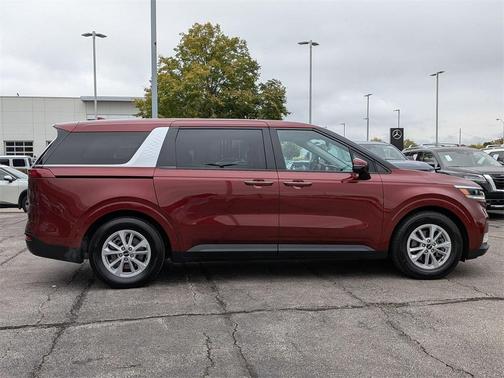 2023 Kia Carnival LX