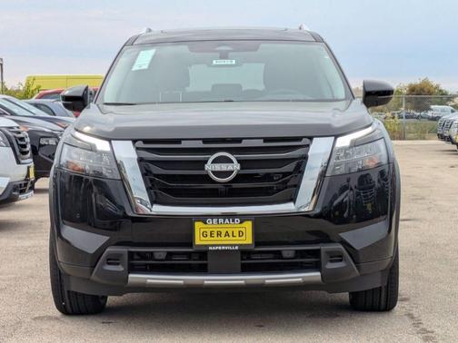 Black 2025 Nissan Pathfinder Platinum