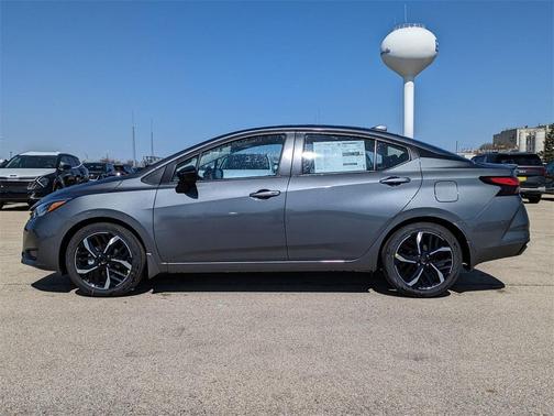 2025 Nissan Versa 1.6 SR
