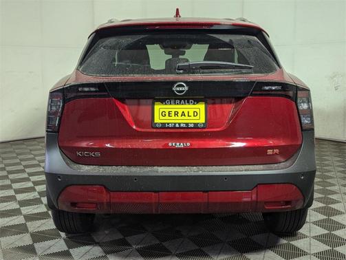 2025 Nissan Kicks SR