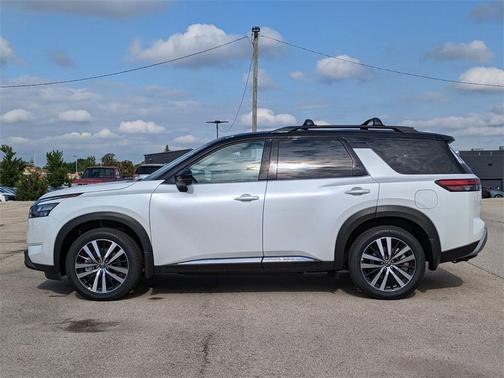 2025 Nissan Pathfinder Platinum