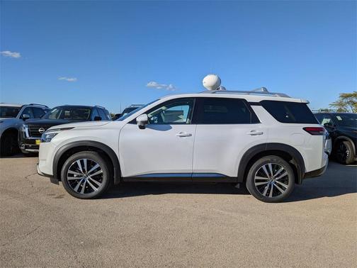 2025 Nissan Pathfinder Platinum
