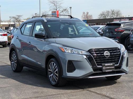 2022 Nissan Kicks SV