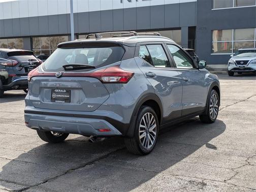 2022 Nissan Kicks SV