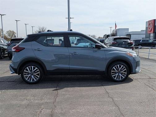 2022 Nissan Kicks SV