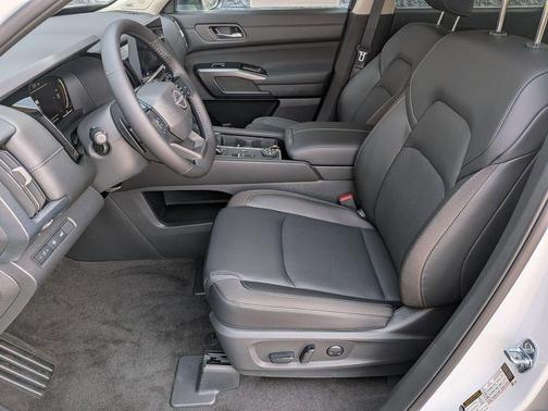 Everest White P 2026 Nissan Pathfinder SL