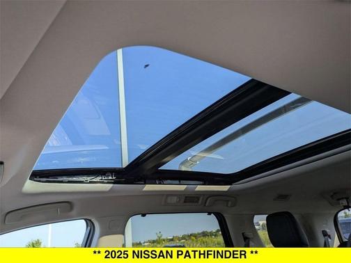2025 Nissan Pathfinder Platinum