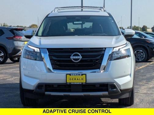 Everest White P 2025 Nissan Pathfinder Platinum