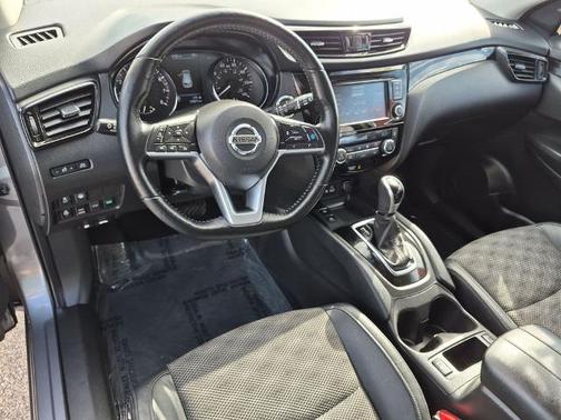 Gun Metallic 2022 Nissan Rogue Sport SV