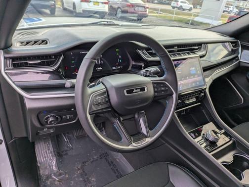 2024 Jeep Grand Cherokee 4xe Trailhawk