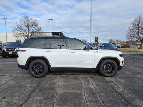2024 Jeep Grand Cherokee 4xe Trailhawk