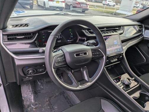 2024 Jeep Grand Cherokee 4xe Trailhawk