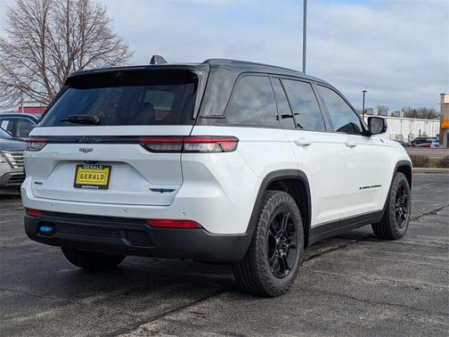 2024 Jeep Grand Cherokee 4xe Trailhawk