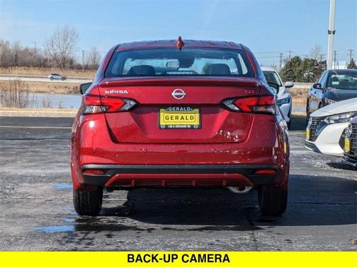 2025 Nissan Versa 1.6 SR