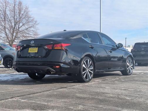 2022 Nissan Altima 2.5 SR