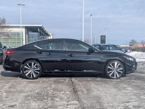 2022 Nissan Altima 2.5 SR