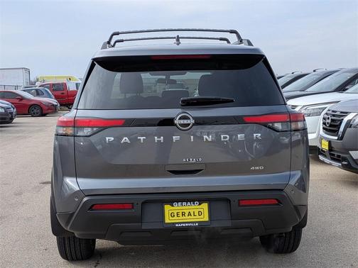 2025 Nissan Pathfinder SV