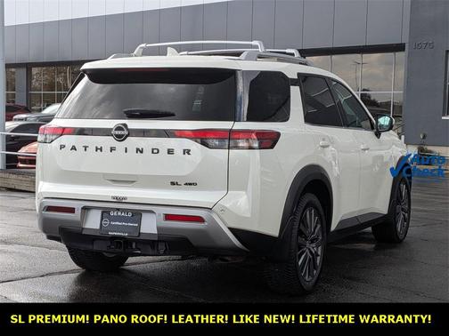 2022 Nissan Pathfinder SL
