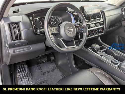 2022 Nissan Pathfinder SL