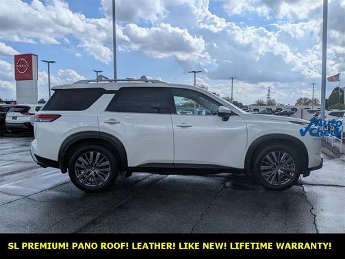 2022 Nissan Pathfinder SL