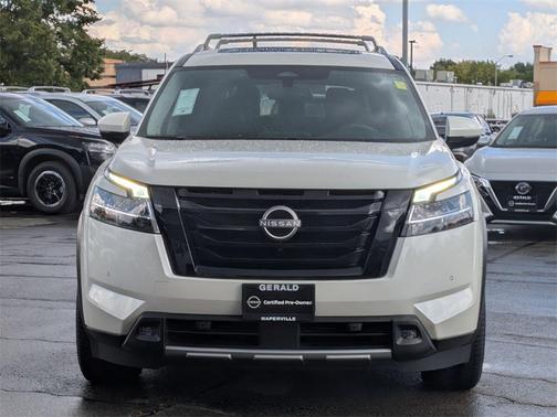 2022 Nissan Pathfinder SL