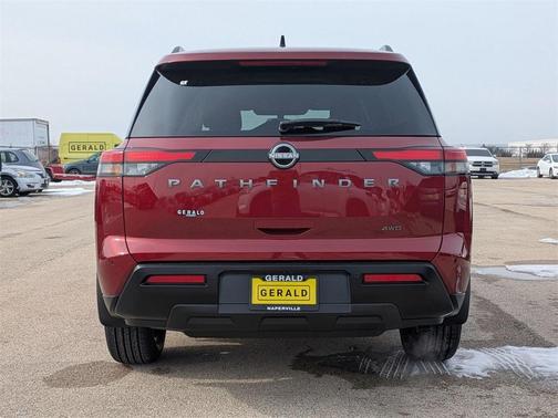 2026 Nissan Pathfinder SV